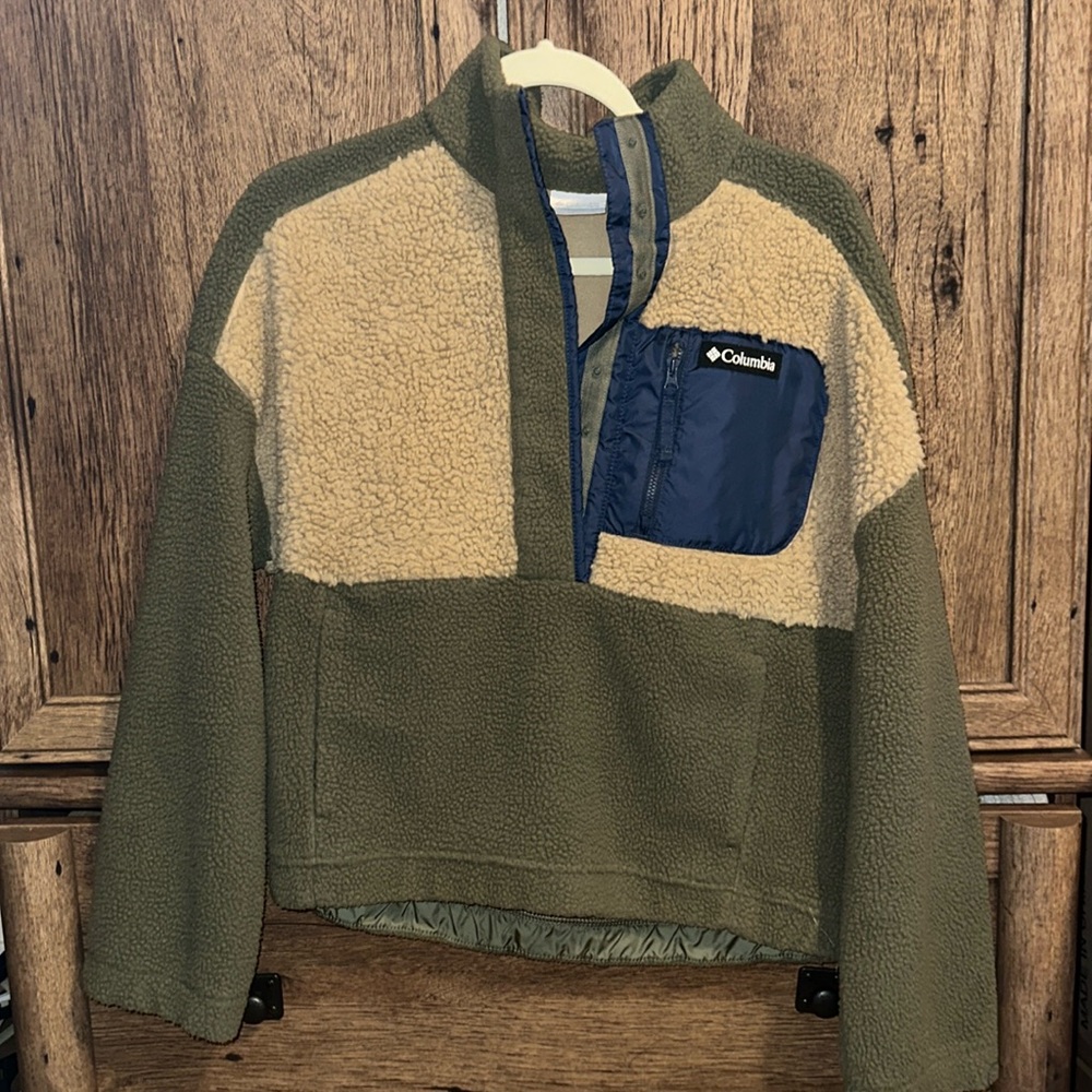 SOLD - Olive Green Columbia Fleece